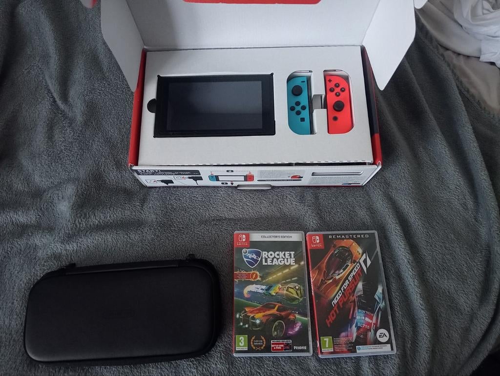 Nintendo Switch met 2 nieuwe spellen er bij, Switch 2019 Upgrade, Met games, Met 2 controllers, Ophalen of Verzenden