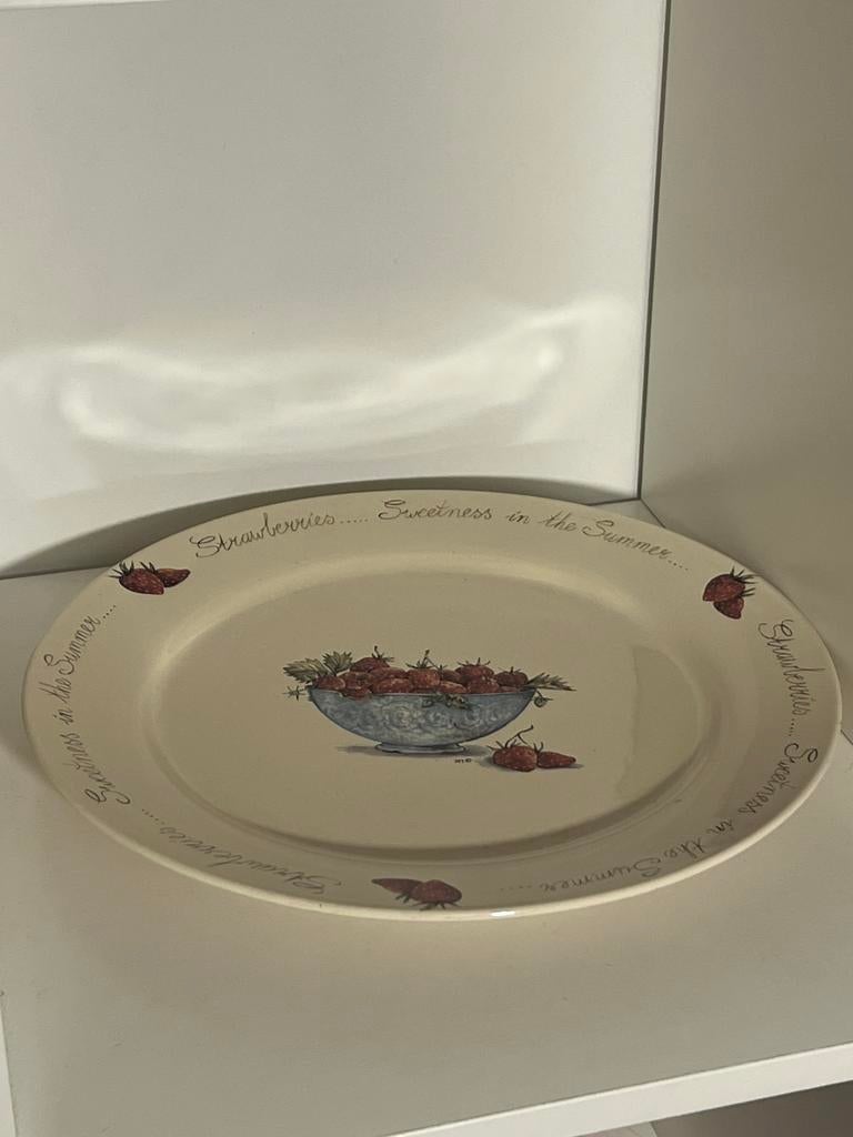 Jet ter Steege - Strawberry’s - taartbord, Ophalen of Verzenden, Zo goed als nieuw, Bord(en), Overige stijlen