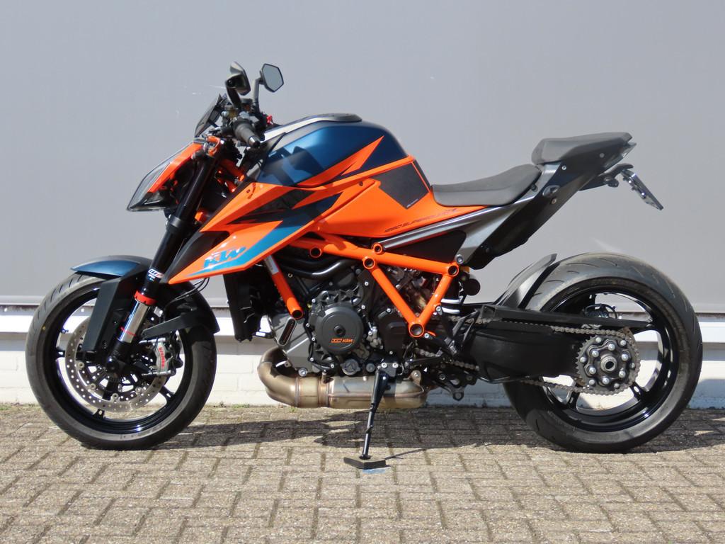 KTM 1290 SuperDuke R ABS (bj 2020)
