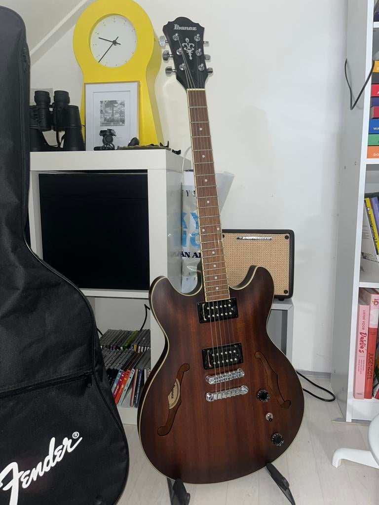 Zgan Ibanez Artcore semi-akoestische gitaar + versterker, Ophalen, Zo goed als nieuw, Hollow body, Ibanez