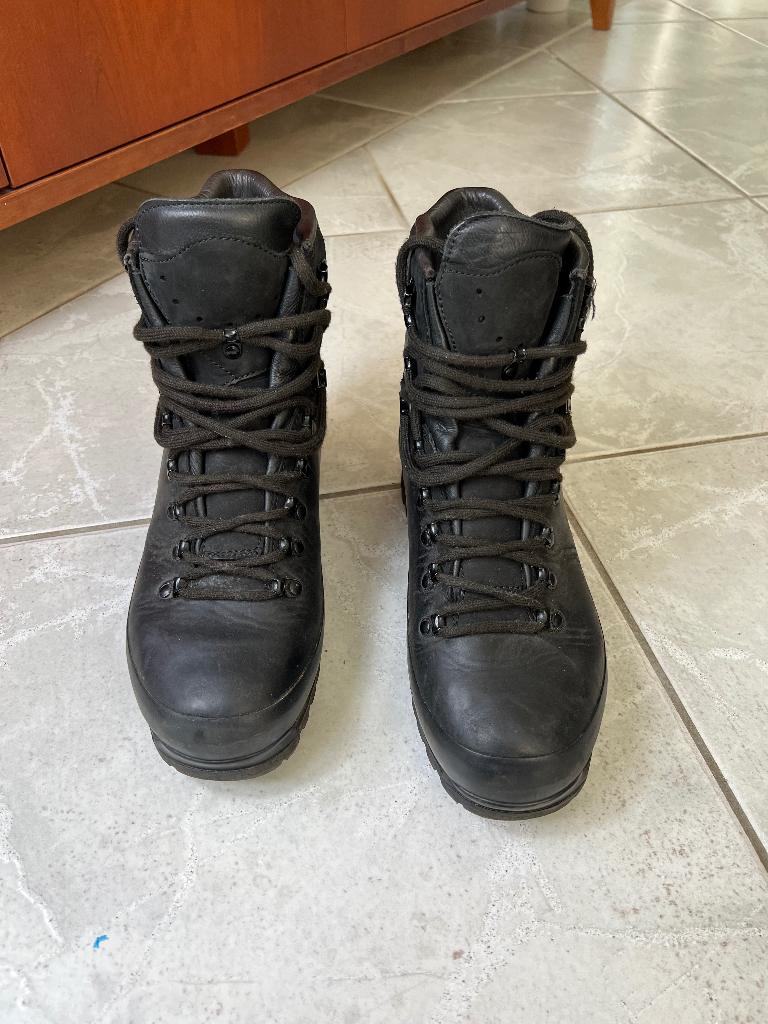 Z.G.A.N. paar 3716-01 Meindl Island Pro M1 maat 280M. 44, Sport en Fitness, Bergsport en Wandelen, Verzenden, Zo goed als nieuw