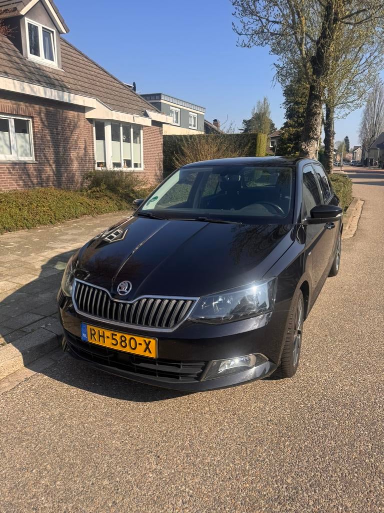 Skoda Fabia 1.0 TSI Greentech 95pk 2017 Zwart, Auto's, Skoda, Voorwielaandrijving, Stof, 40 €/maand, Zwart