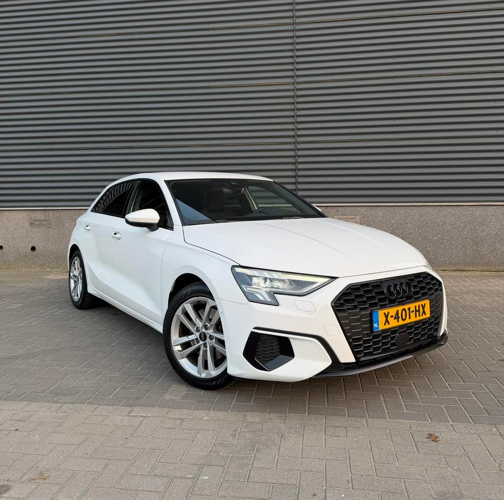 Audi A3 Sportback 35 TFSI 150PK S-tronic Business Edition, Stof, 1498 cc, 4 cilinders, Wit
