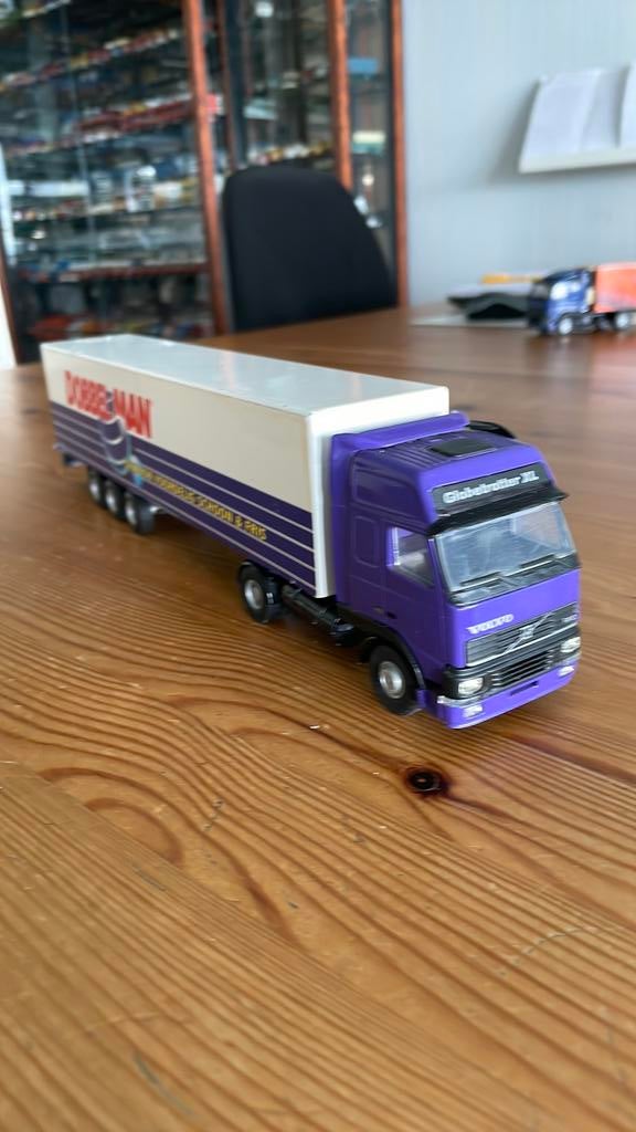 Volvo FH 12 460 truck met oplegger “Dobbelman”, Hobby en Vrije tijd, Modelauto's | 1:50, Ophalen of Verzenden, Gebruikt, Bus of Vrachtwagen