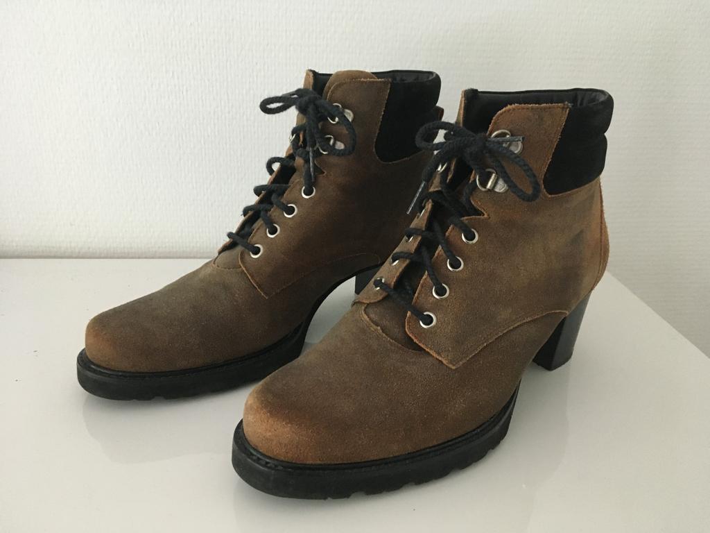 Durea ENKELLAARSJES 9694. suède cognac kleur, 42H, Durea, Zwart, Lage of Enkellaarzen, Ophalen of Verzenden