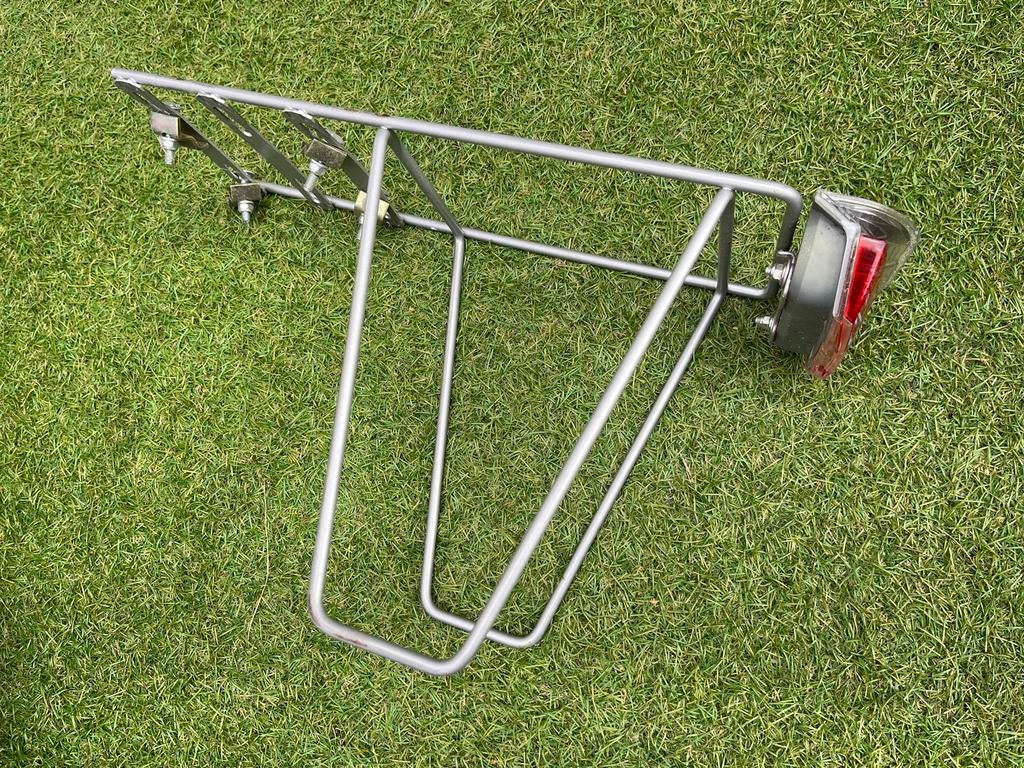 Fiets bagagedrager verlenger met achterlicht, Fietsen en Brommers, Fietsaccessoires | Bagagedragers, Ophalen of Verzenden, Zo goed als nieuw