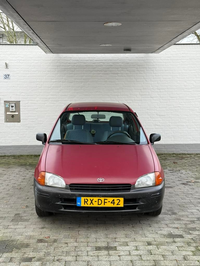 Leuke Toyota Starlet 1997 automaat met vol jaar apk!, Auto's, Voorwielaandrijving, 1150 cc, 15 km/l, 31 €/maand