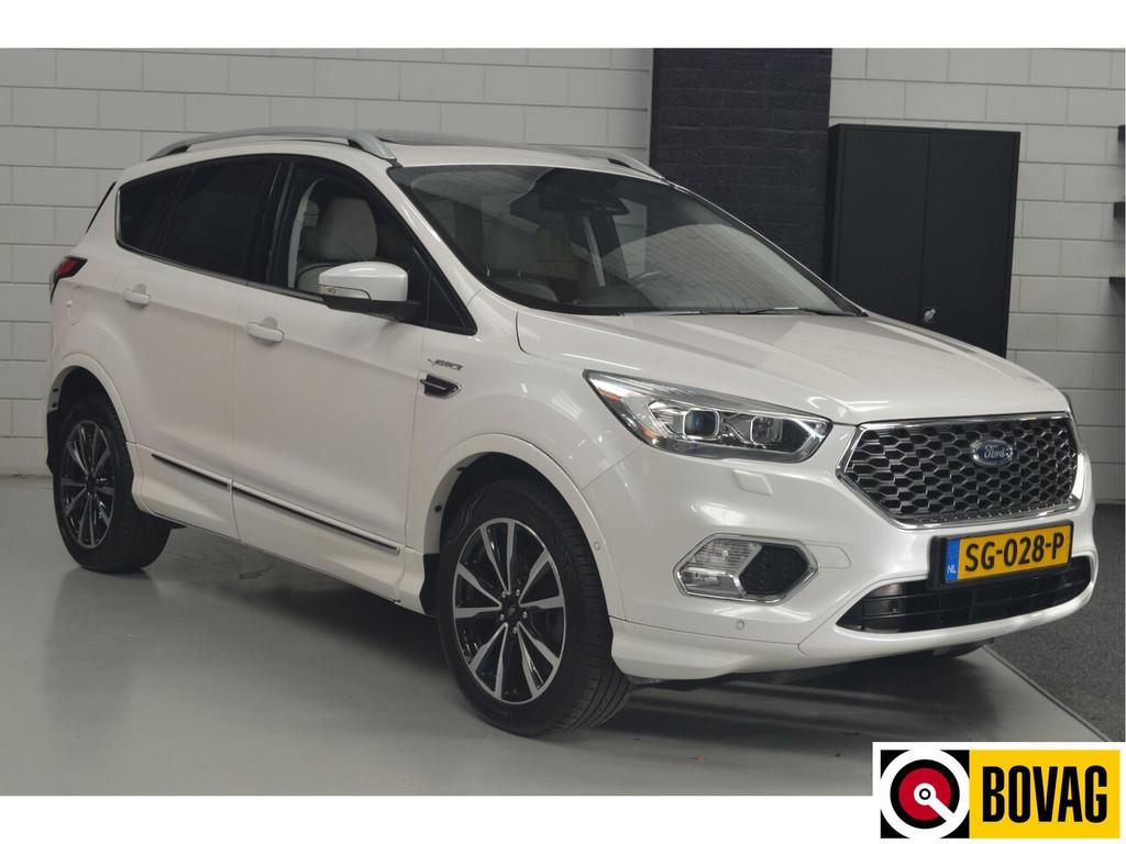 Ford Kuga 1.5 EcoBoost Vignale // PANO // CAMERA // TREKHAAK, Automaat, Euro 6, 4 cilinders, 1850 kg