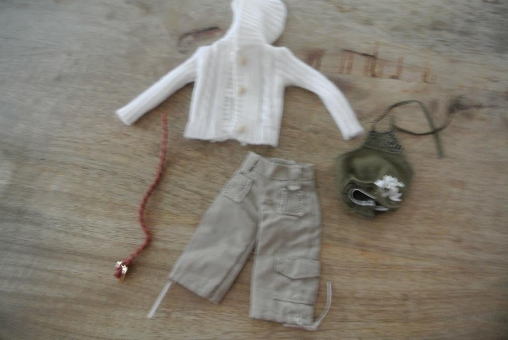 Barbie Kleertjes Cali Girl/ nr 154, Ophalen of Verzenden, Zo goed als nieuw, Kleertjes