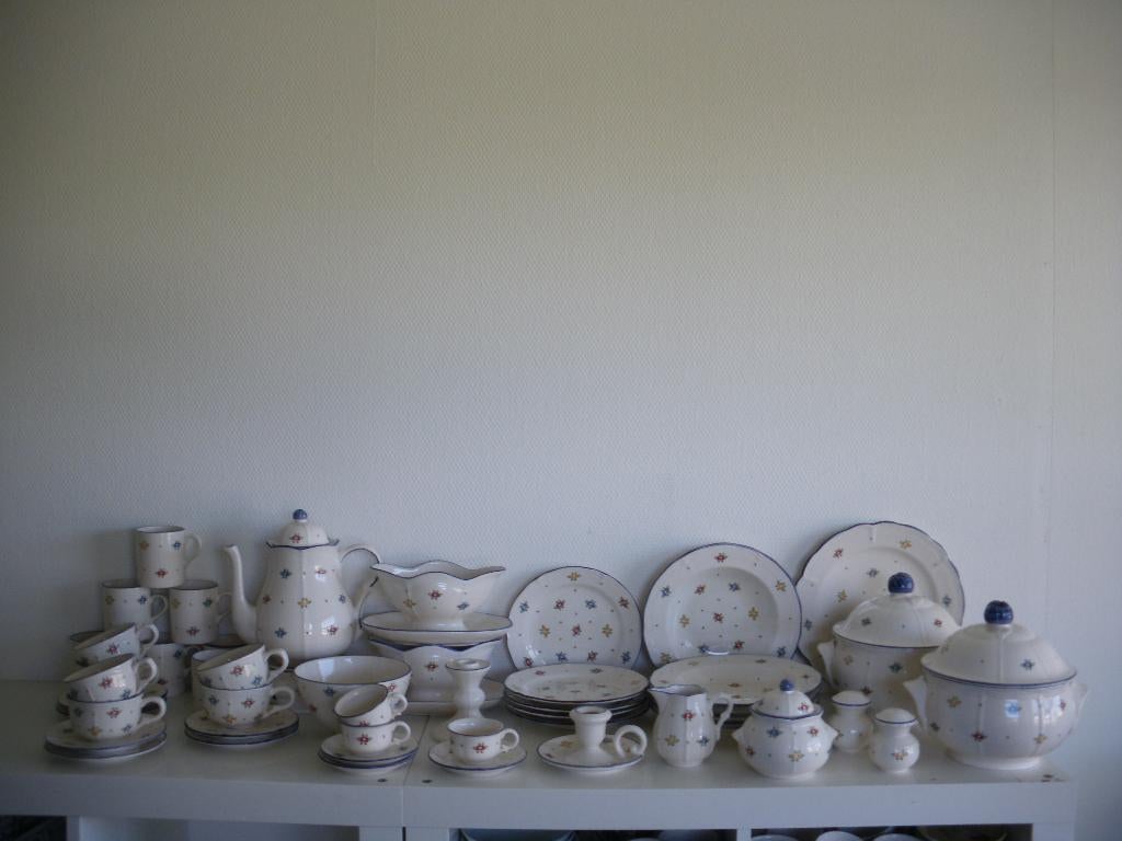 Zeller Petite Rose servies, Ophalen of Verzenden, Zo goed als nieuw, Bord(en), Wedgwood