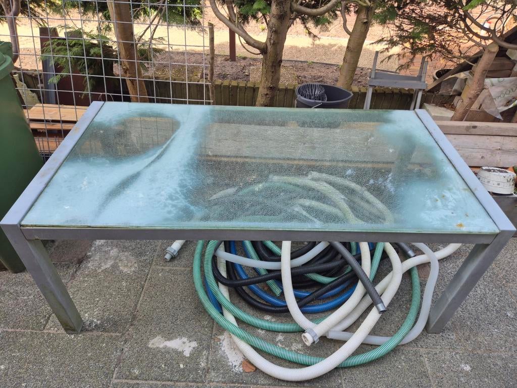 GRATIS: Glazen zware oude gebruikte tafel, Tuin en Terras, Tuintafels, Ophalen, Gebruikt, Rechthoekig, Metaal