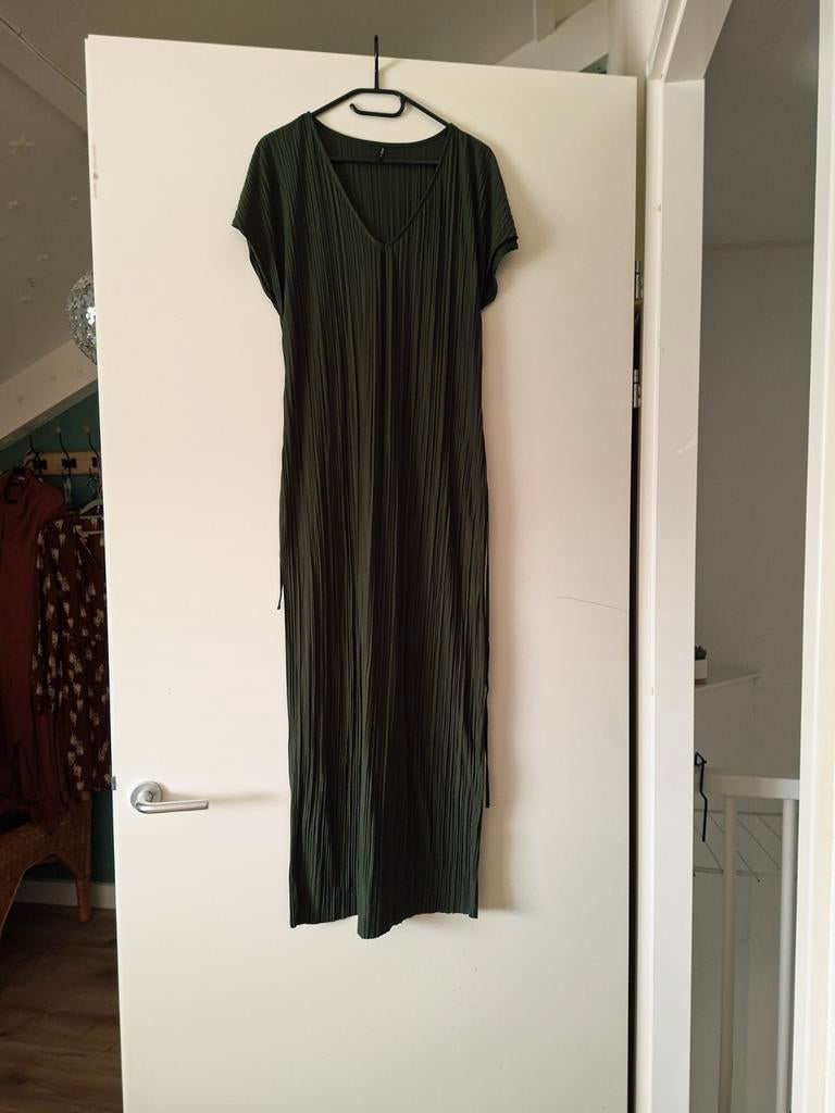 Plissé zomer jurk Only M, Kleding | Dames, Maat 38/40 (M), Only, Jurk, Ophalen of Verzenden