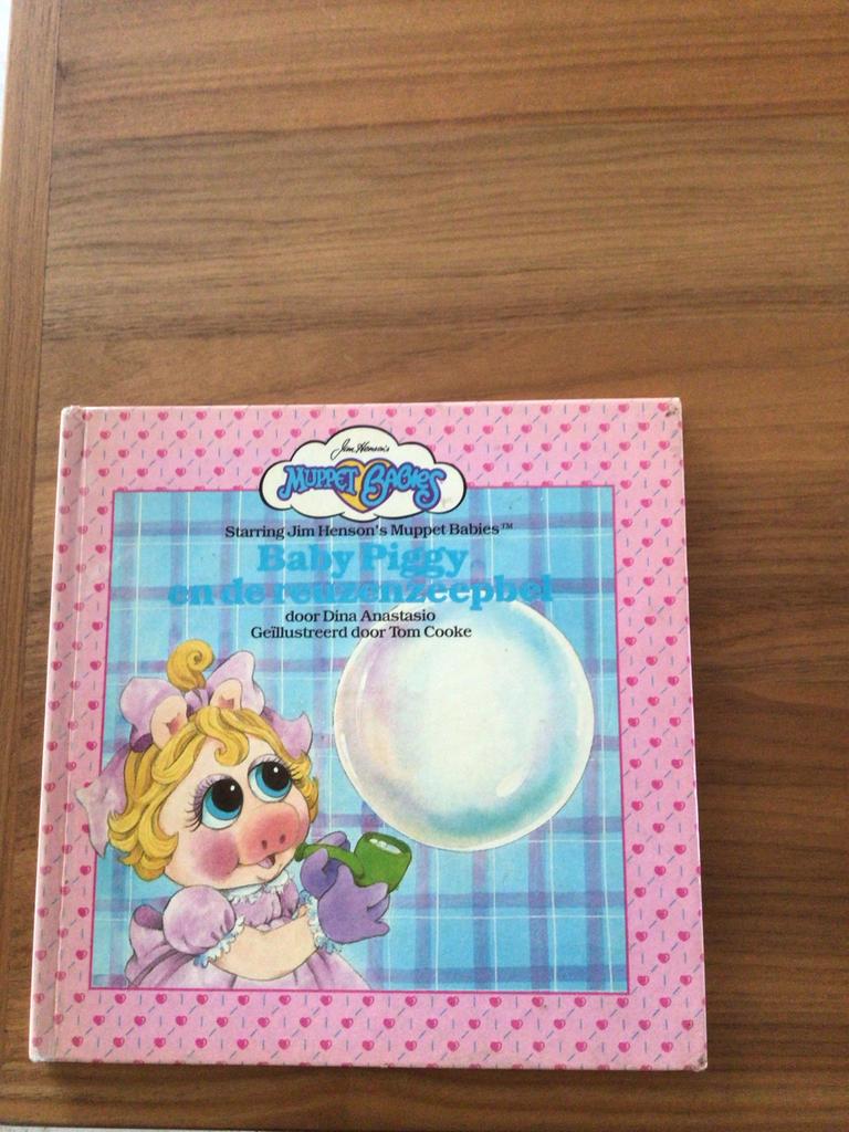 Baby Piggy en de Zeepbel - Muppet Babies Boek, Ophalen of Verzenden, Zo goed als nieuw, Fictie algemeen