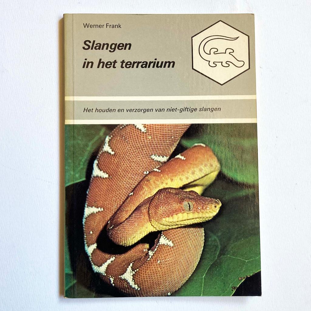 Werner Frank : Slangen in het terrarium (1983), Gelezen, Werner Frank, Ophalen of Verzenden, Reptielen of Amfibieën