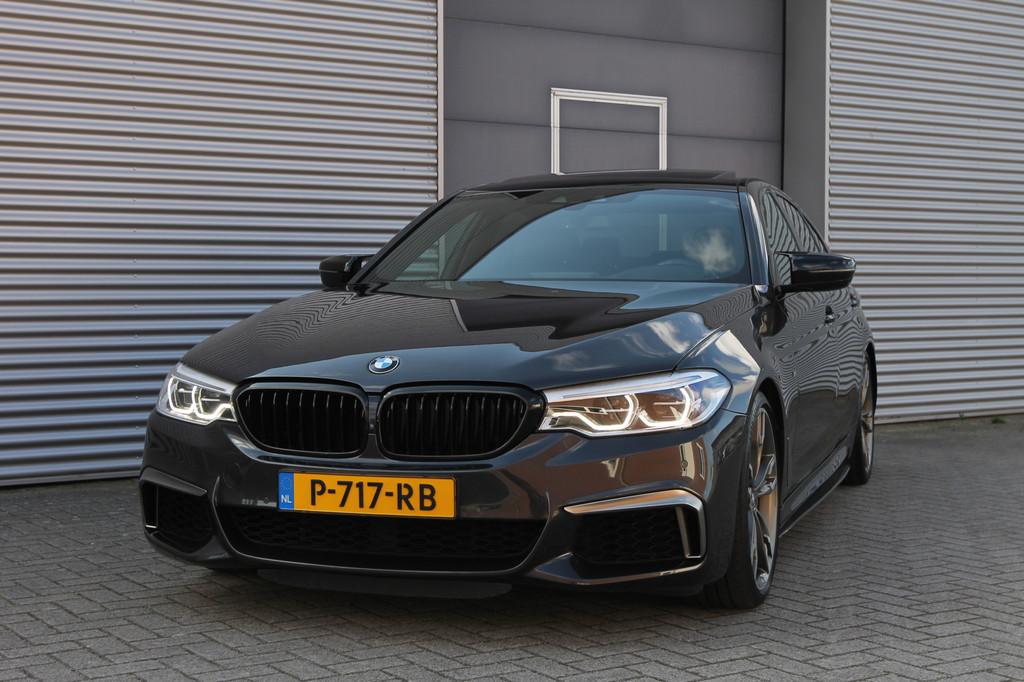 BMW 5 Serie M550i xDrive High Executive I Aut. I 463 PK I Le, Auto's, BMW, Automaat, Gebruikt, 2000 kg, 4395 cc