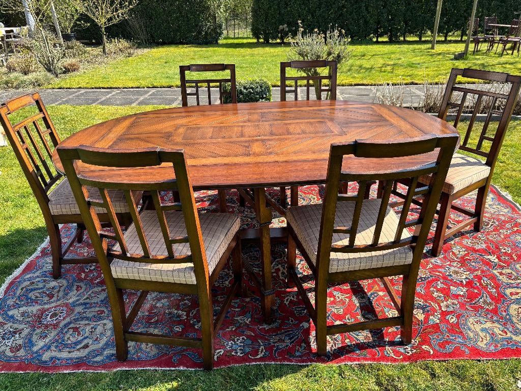 Eettafel en stoelen - Royal Antique Collection - houtinleg, Ophalen, Kersenhout, 100 tot 150 cm, Engelse stijl, klassiek, warm, tijdloos, houtinleg