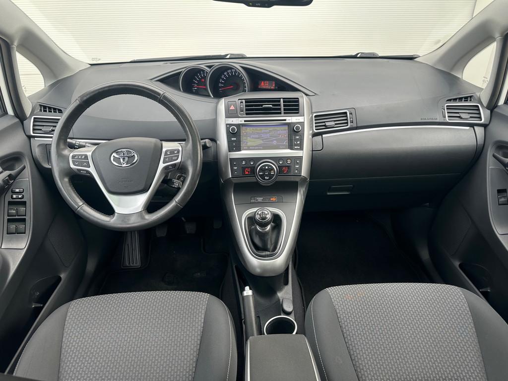 Toyota Verso 1.8 VVT-i Business|Trekhaak|Cruise|Pano dak|, Voorwielaandrijving, Euro 5, Gebruikt, 4 cilinders
