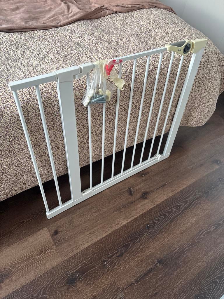 Noma Traphekje zonder boren - Wit metaal incl verlengdeel, Ophalen, Gebruikt, Metaal of IJzer, Klemhekje