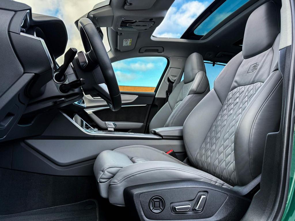 Audi A6 Avant 55TFSI e 367pk Quattro Competition S Edition S, Auto's, Automaat, Lichtsensor, 14 kWh, Gebruikt