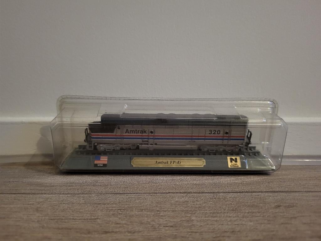 Modeltrein VS Amtrak FP45 Del Prado locomotief, Ophalen of Verzenden, Zo goed als nieuw