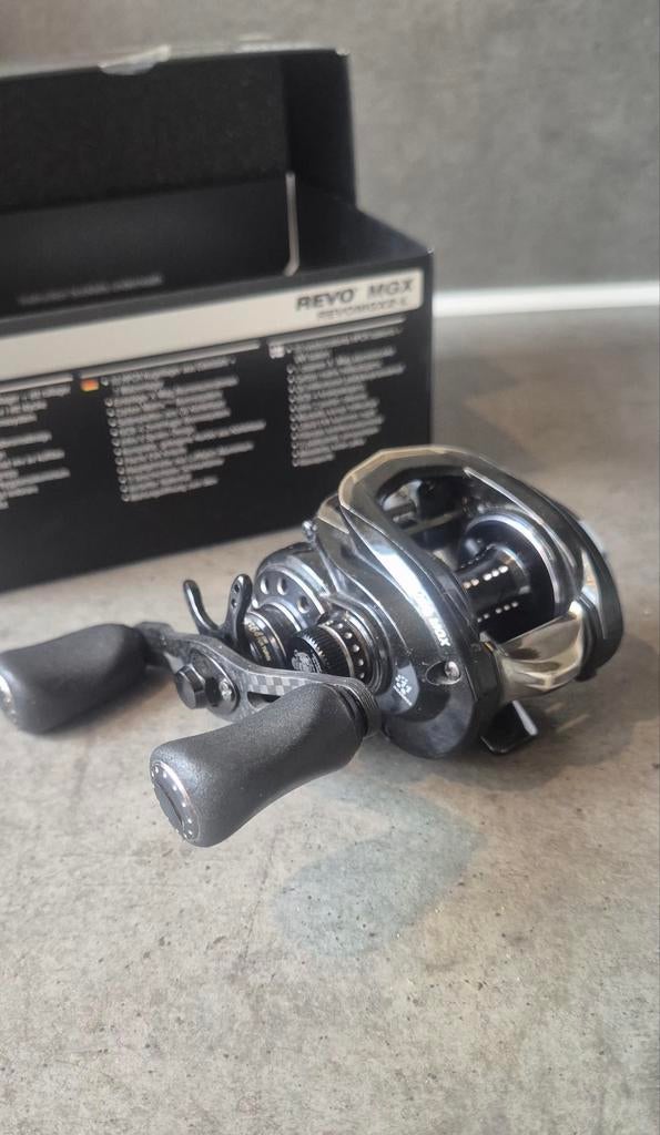 Abu Garcia Revo MGX2-L, Ophalen of Verzenden, Gebruikt, Molen