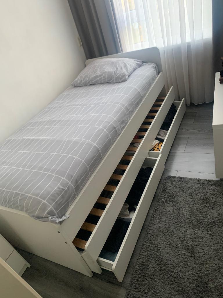 Bed €30, Kinderen en Baby's, Kinderkamer | Bedden, Ophalen, Zo goed als nieuw, 180 cm of meer, 85 tot 100 cm