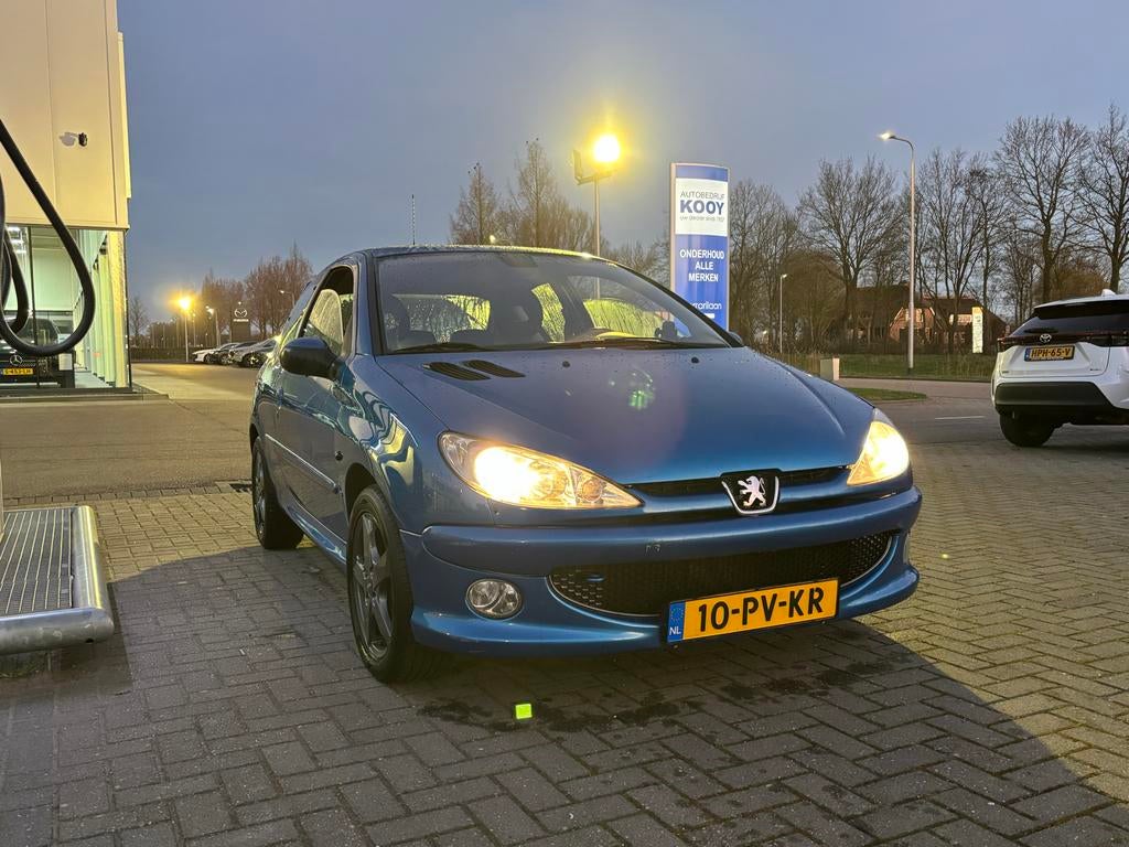 Peugeot 206 1.4 16V XS 3D 2005 Blauw, Auto's, Voorwielaandrijving, 1360 cc, 31 €/maand, 4 cilinders