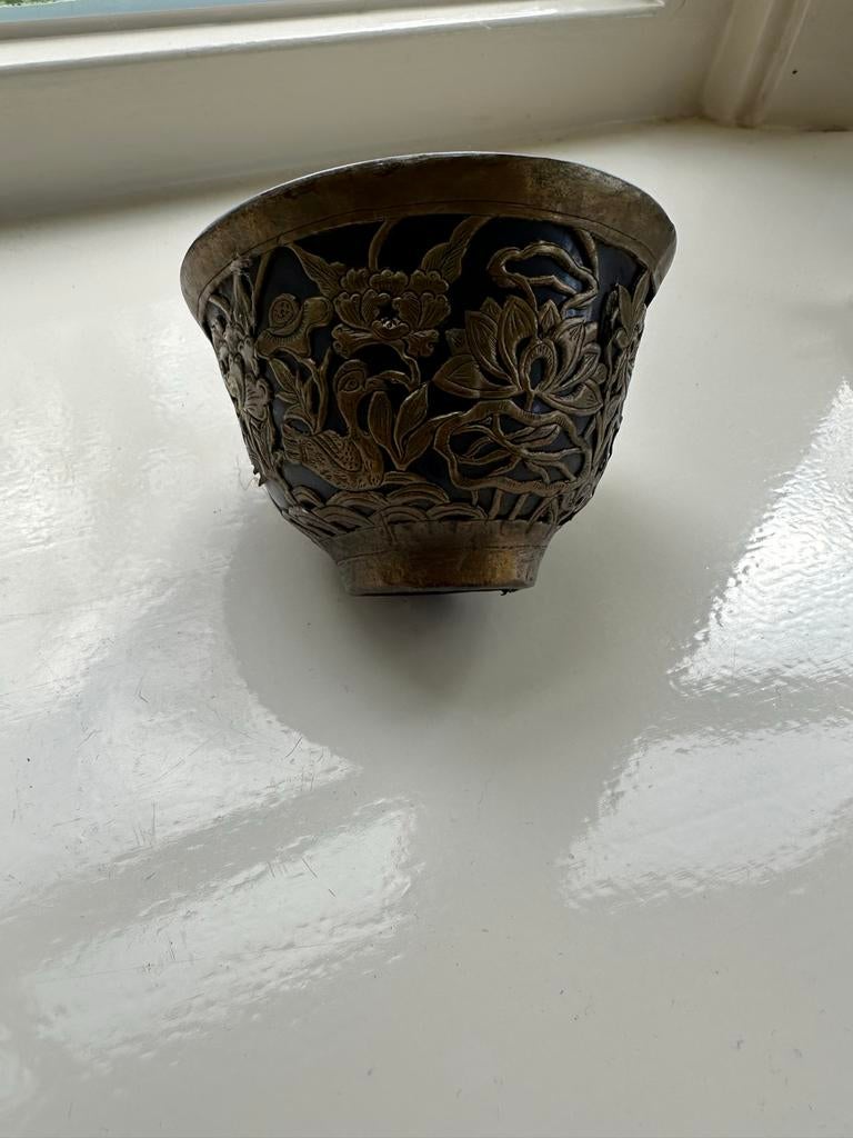 Chinees bronzen kom met porseleinen binnenkant, Antiek en Kunst, Antiek | Keramiek en Aardewerk, Ophalen