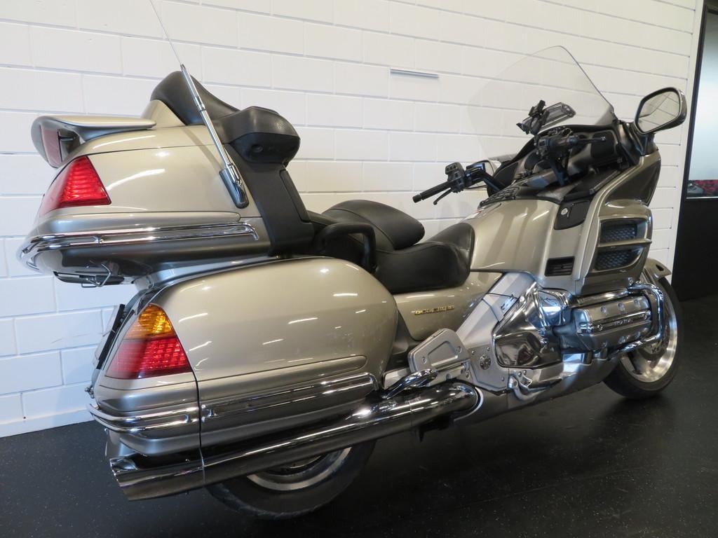 Honda GL 1800 GOLDWING ZEER VOL EN STRAK! (bj 2004) - foto 3
