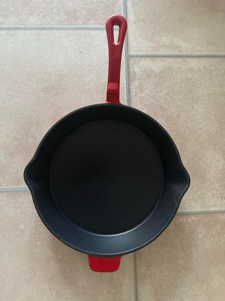 ERNESTO Gietijzeren koekenpan 1.5L 26 cm nieuw!, Huis en Inrichting, Ophalen of Verzenden, Nieuw, Gietijzer, Koekenpan of Braadpan