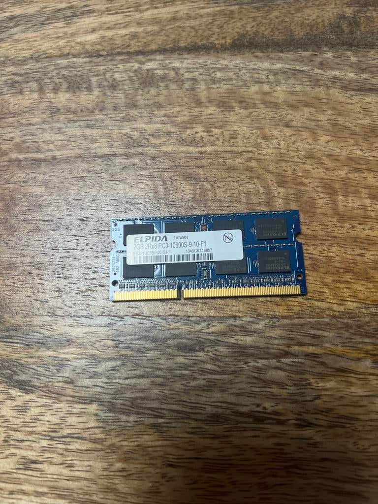 Elpida 2GB DDR3 RAM PC3-10600S Laptop Geheugen, Computers en Software, RAM geheugen, Gebruikt, DDR3, Ophalen of Verzenden, 2 GB