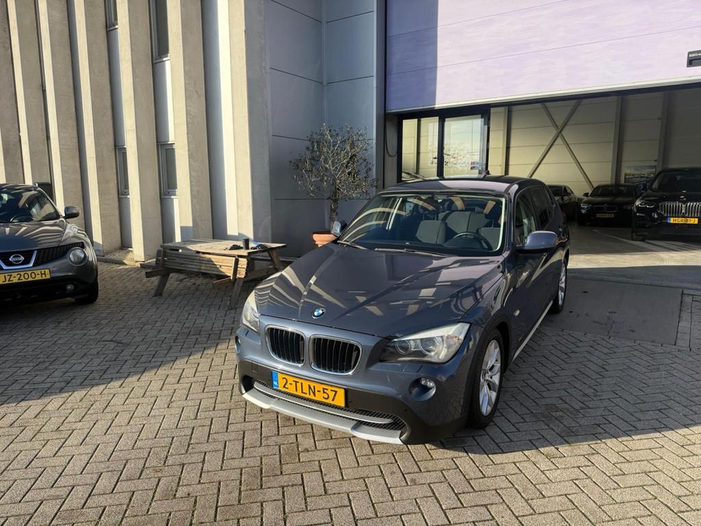 BMW X1 SDrive18i Executive AUTOMAAT! MOOIE AUTO! INRUIL MOGE, Euro 5, Zwart, 4 cilinders, 150 pk