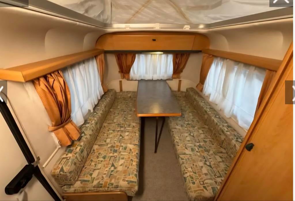 Tafel voor Eriba Puck Touring, Ophalen