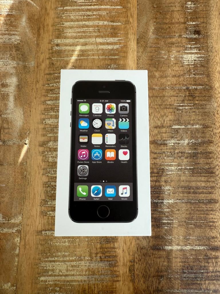 Doos Iphone 5S met oortjes in nieuwstaat, Kunststof, Overige typen, Ophalen of Verzenden, Zo goed als nieuw