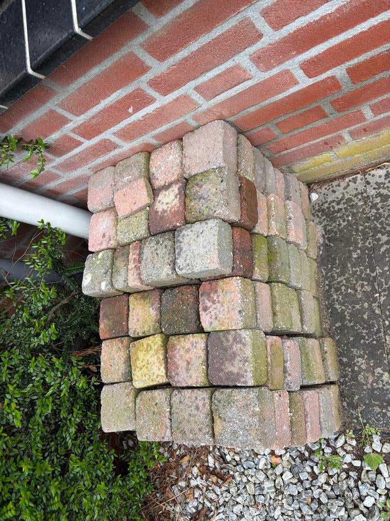 Gratis afhalen!! 150 Trommelsteentjes 10x10x6: circa 1,5 m2, Ophalen, Gebruikt, Klinkers, Minder dan 5 m²