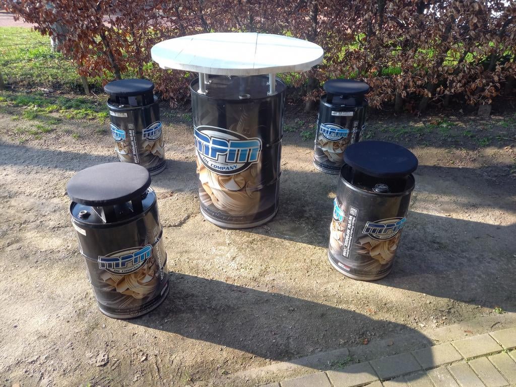 STATAFELS. HANGTAFEL MET BARKRUKKEN, Ophalen