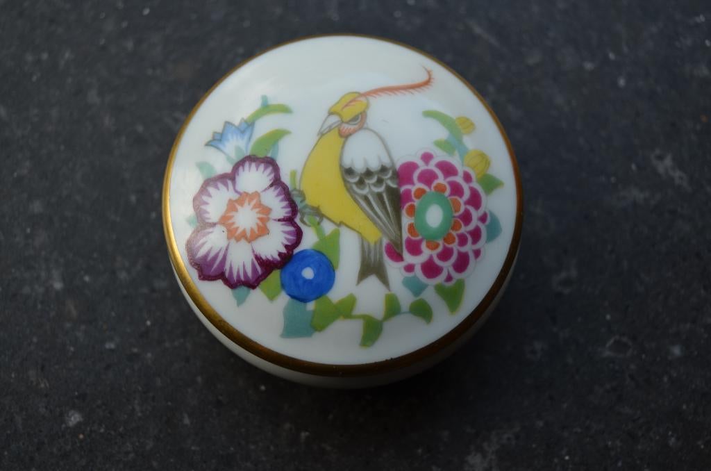 Porseleinen dekseldoosje in prima staat, gemerkt., Ophalen of Verzenden