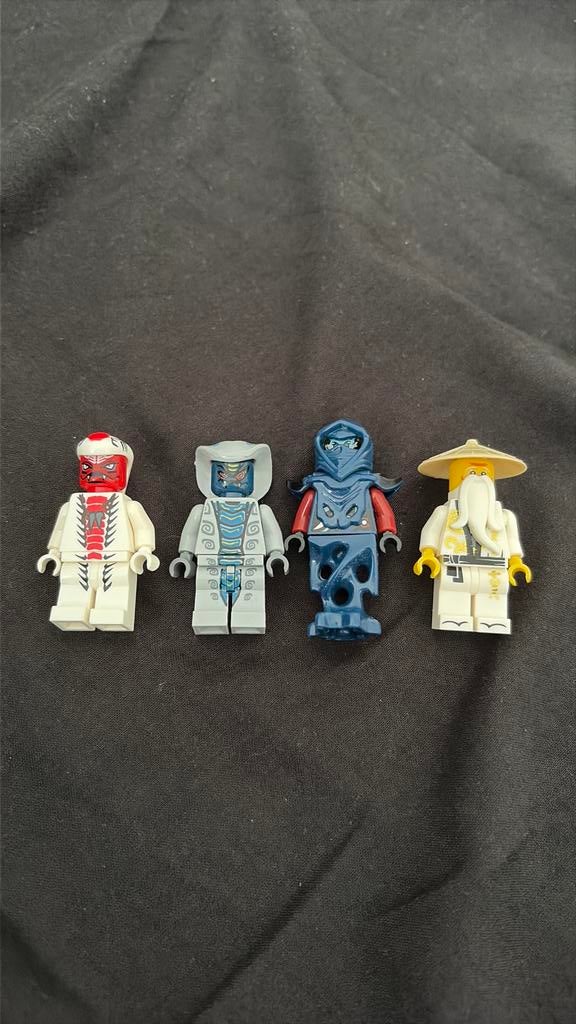 Ninjago poppetjes, Verzamelen, Speldjes, Pins en Buttons, Verzenden, Zo goed als nieuw, Sport