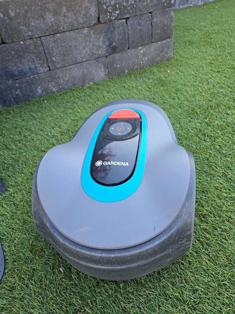 Gardena robotmaaier, Tuin en Terras, Ophalen, Bestuurbaar via app, Zo goed als nieuw, Minder dan 20 cm
