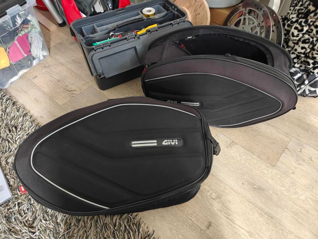 Givi tassen Ducati Monster S2R/S4R, Ophalen of Verzenden