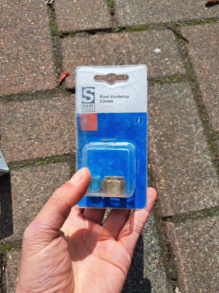 Sani-Vesk Knelfitting Eindstop 12mm - Nieuw, Doe-het-zelf en Verbouw, Hang- en Sluitwerk, Nieuw, Overige typen, Koper of Messing