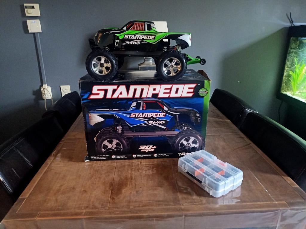 Traxxas Stampede 2WD - Zo goed als nieuw met extra's, Elektro, Auto offroad, Ophalen of Verzenden, Zo goed als nieuw