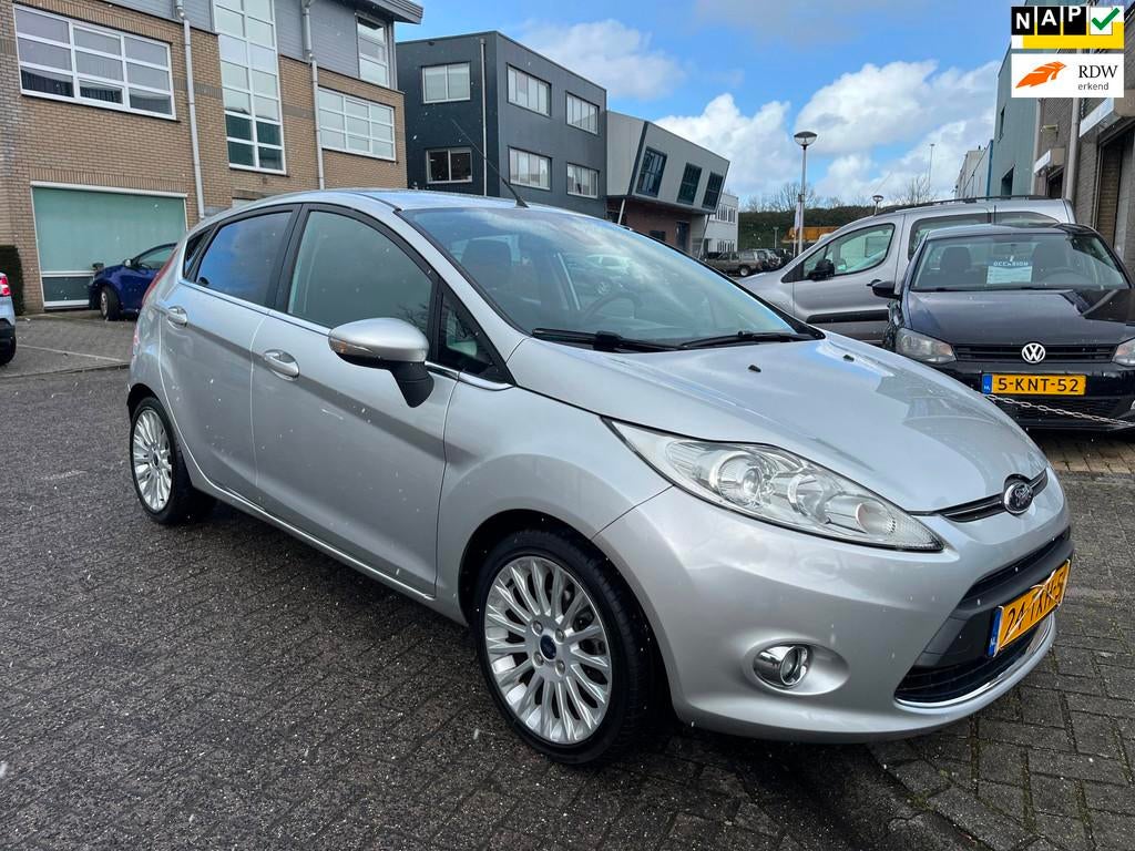 Ford Fiesta 1.6 TDCi ECOnetic Titanium 5 deurs .KM148476.!, Voorwielaandrijving, Gebruikt, 96 €/maand, Origineel Nederlands
