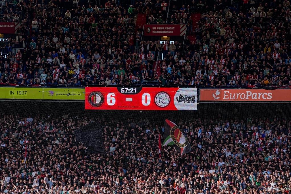 Gezocht: 1 kaart Feyenoord - 020 Gele Zijde, Tickets en Kaartjes, Sport | Voetbal, Eén persoon, Maart