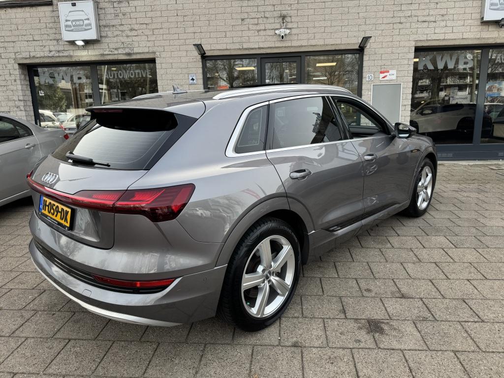Audi e-tron e-tron 50 q L Ed Panoramadak Leer NAP (bj 2019), Auto's, Audi, Automaat, 0 cilinders, Zilver of Grijs, 750 kg