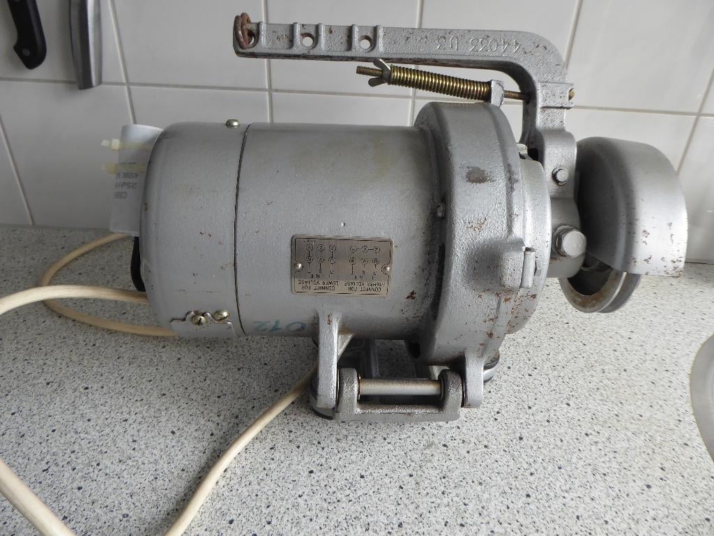 3 fasen Clutch motor voor naaimachine/overlock, Hobby en Vrije tijd, Naaimachines en Toebehoren, Gebruikt, Toebehoren, Overige merken
