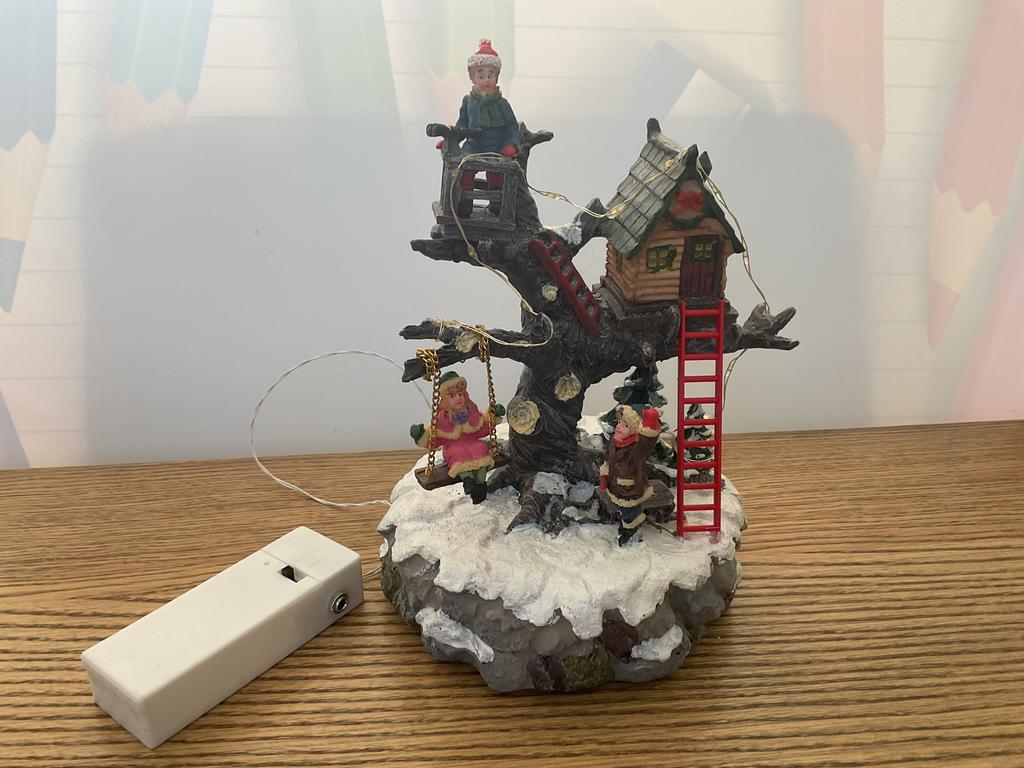 Boomhut met spelende kinderen Lemax ?, Diversen, Kerst, Ophalen of Verzenden, Gebruikt