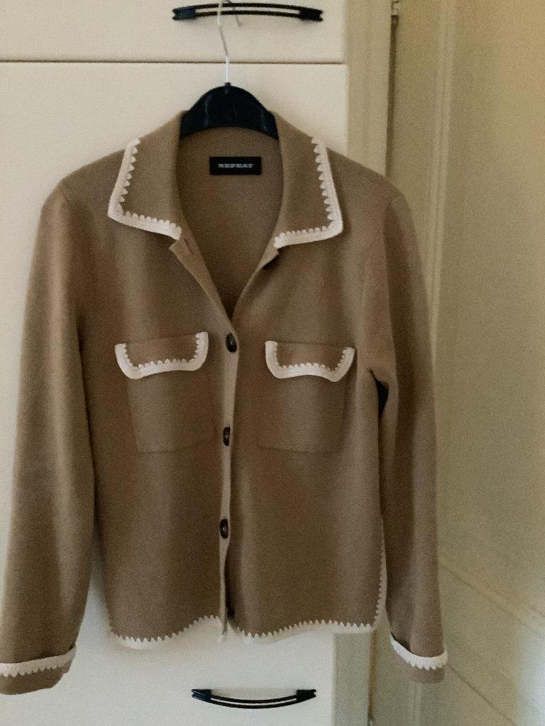 Repeat beige vest, Kleding | Dames, Truien en Vesten, Ophalen of Verzenden, Zo goed als nieuw, Maat 36 (S), Beige