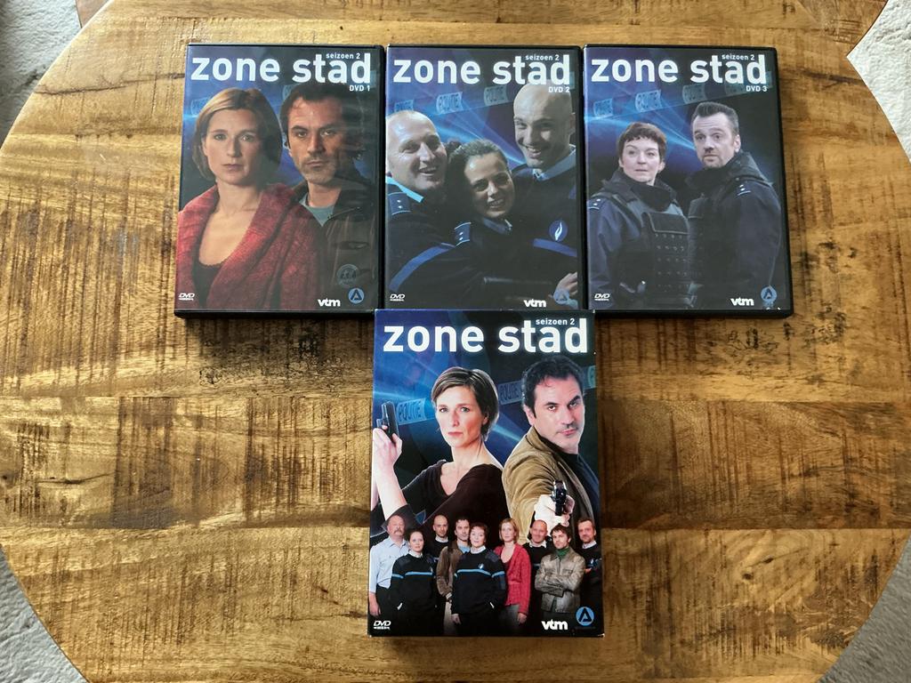 DVD box Zone stad Seizoen 2 - 13 afleveringen, Boxset, Drama, Ophalen of Verzenden, Zo goed als nieuw