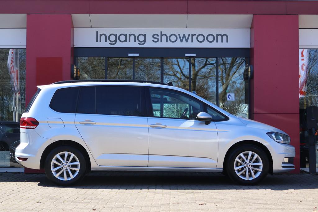 Volkswagen Touran 2.0 TDI SCR Highline | Panoramadak | Navig, Voorwielaandrijving, Stof, 4 cilinders, 150 pk